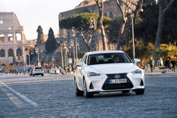 lexus